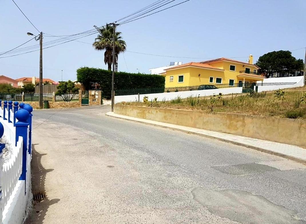 Porto Dinheiro Beach I Lourinhã Exteriör bild