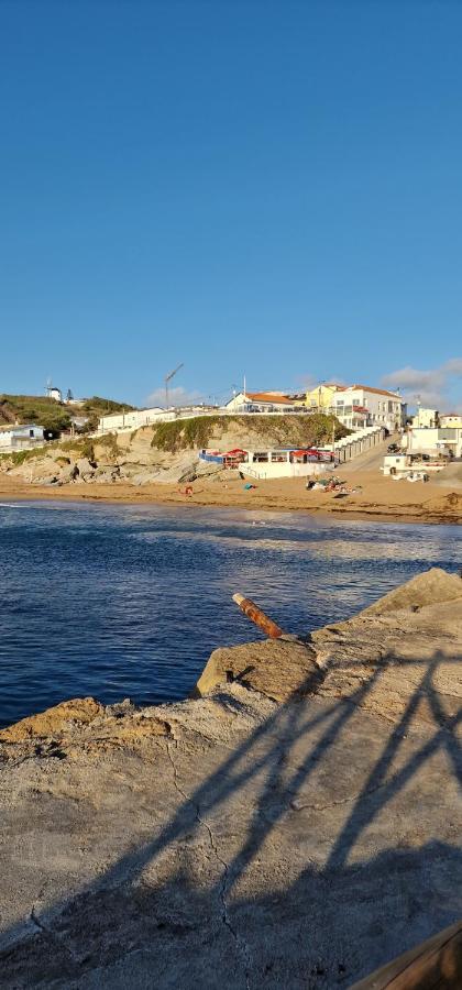 Porto Dinheiro Beach I Lourinhã Exteriör bild
